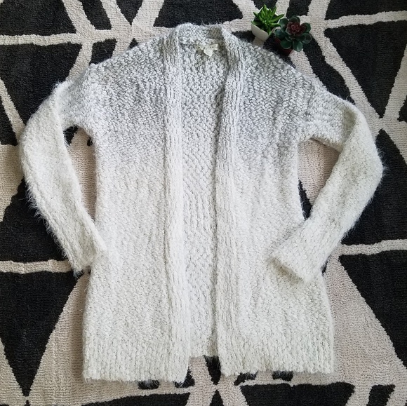 🖤KAISLEY🖤 SWEATER - Picture 1 of 4